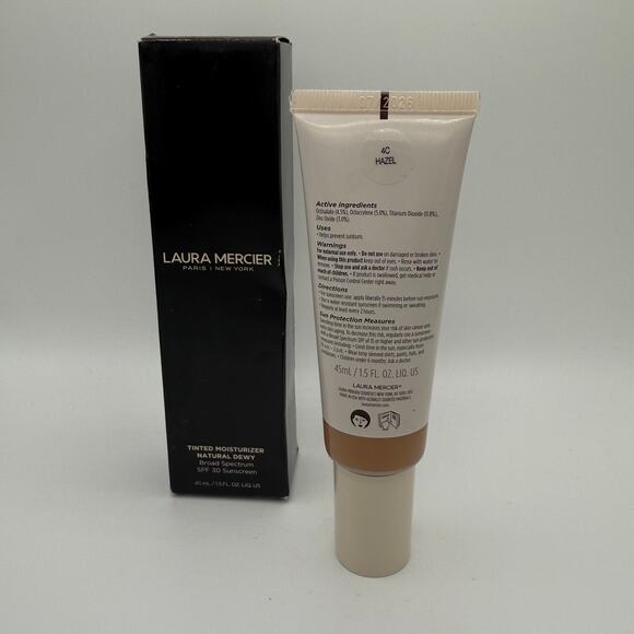 Laura Mercier Tinted Moisturizer Natural Dewy 4C Hazel 1.5 Fl Oz/45ml - Picture 3 of 8